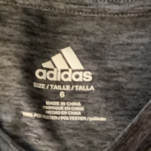 🌻EUC Adidas Boy's Dry Fit T-Shirt Size: 5 - Picture 3 of 3